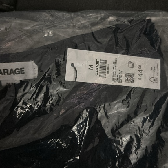 Garage Women's Black Long Sleeve Crop-top NWT Size M - Picture 3 of 3